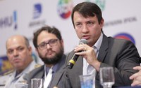 Em Congresso de municípios, ministro interino defende visão moderna de gestão