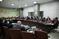 Estados apresentam moção de apoio a Maggi por ações para superar restrições às carnes