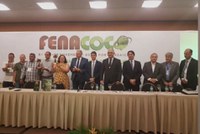 Feira nacional reúne no Ceará representantes da cadeia produtiva do coco