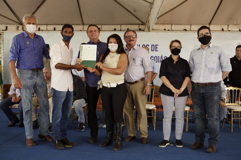 Entrega de títulos em Goiás