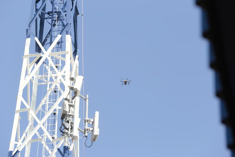 https://www.gov.br/agricultura/pt-br/assuntos/noticias/2022/governo-federal-inaugura-primeira-antena-de-5g-em-area-rural-do-pais/ANTENA5G6GuilhermeMartimon.jpg/%40%40images/31950128-8a9e-448a-b5a5-a60afbe599e4.jpeg