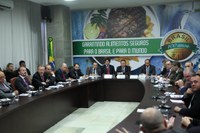 Maggi e representantes de SC avaliam abastecimento de milho