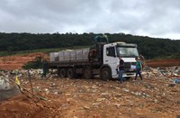 Mais de 60 mil litros de bebidas fraudadas de maçã são descartadas em Minas Gerais