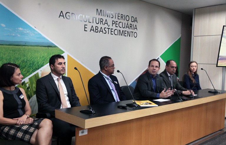 reunião antimicrobianos.JPG