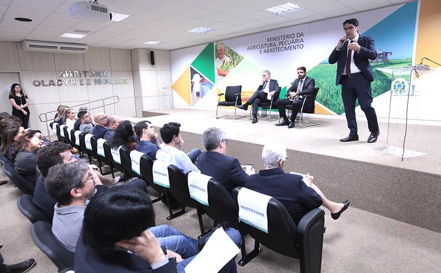 Corregedor-geral do Mapa, Nélio Macabu, participa da abertura do workshop sobre hiperconectividade e teletrabalho