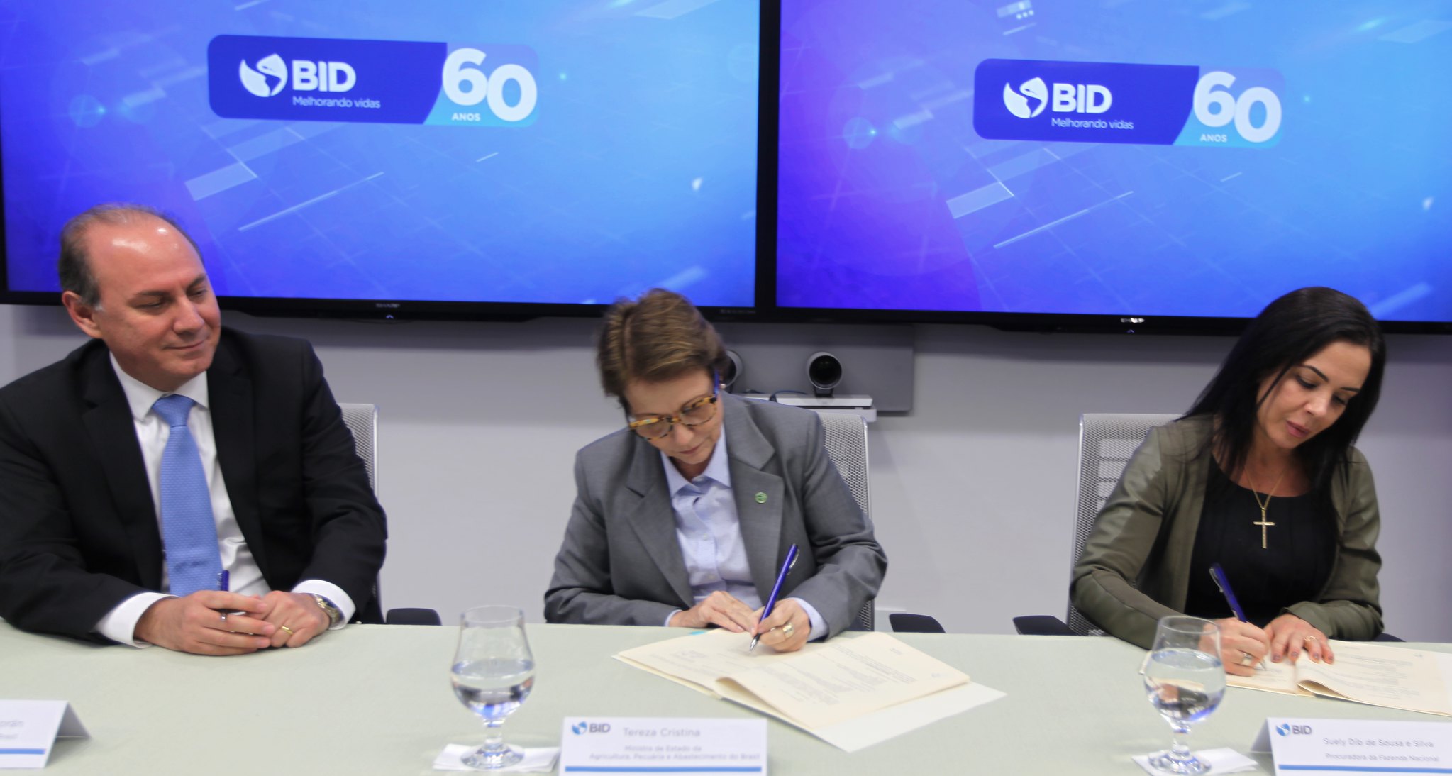 contrato com BID1.jpg