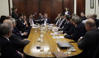 Ministro se reúne com setor lácteo e pede sugestões para desburocratizar normas