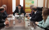 Parte de armazém da Conab é cedido a cafeicultores de Campos Altos