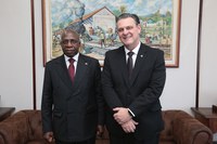 Brasil e Angola estreitam laços em reunião de ministros no Mapa