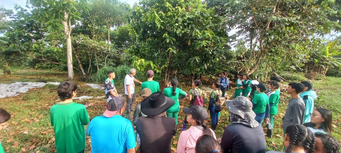 A ação educativa buscou levar informações sobre a praga da monilíase para evitar a disseminação da doença para outras regiões