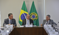 Fávaro participa da reunião com Alckmin para definir medidas de incentivo ao setor leiteiro