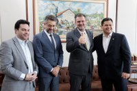 Ministro e representantes do Amapá discutem desenvolvimento econômico do estado