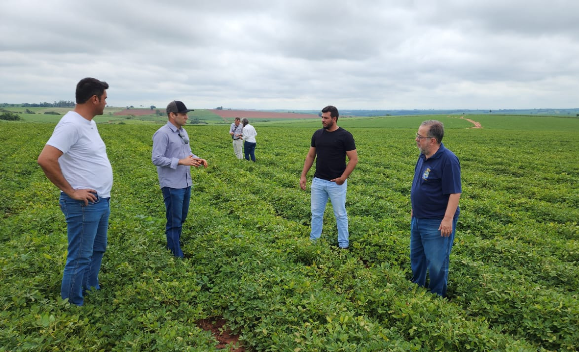 Vistoria feita em Queiroz,  em março.