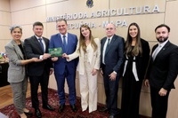 Em reunião com representantes da Aiba, ministro Carlos Fávaro destaca evento preparatório para COP30