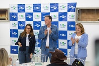Ministro Fávaro apresenta tecnologias do semiárido a ministros da União Africana em visita de campo a Petrolina