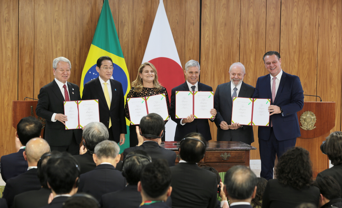 O acordo foi assinado, nesta sexta-feira (3), pelo ministro Fávaro e pela Agência de Cooperação Internacional Japonesa, a JICA. Iniciativa visa o financiamento do programa brasileiro de recuperação de pastagens