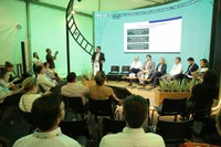 Painel destacou como o Centro de Excelência em Fertilizantes e Nutrição de Plantas amplia inovação e reduz dependência externa, fortalecendo práticas sustentáveis no campo