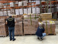 Mapa intensifica fiscalização e apreende 21 toneladas de café irregular em compra pública de Curitiba