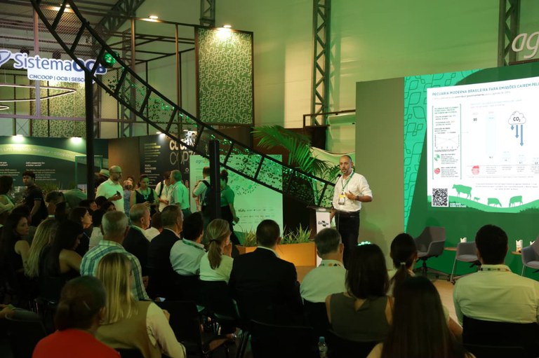 WhatsApp Image 2025-11-12 at 17.22.55.jpeg