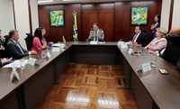 Ministro Fávaro se reúne com representantes de Santa Catarina para tratar sobre incentivo à cultura de maçã