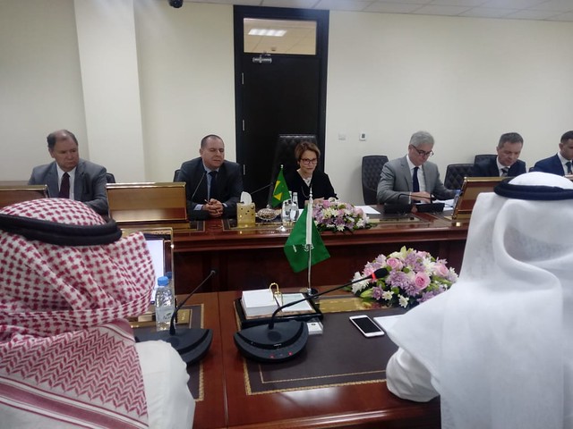 Ministra Tereza Cristina em reunião com o vice-ministro do Meio Ambiente, Água e Agricultura, Mansour bin Hilal Al Mushaiti