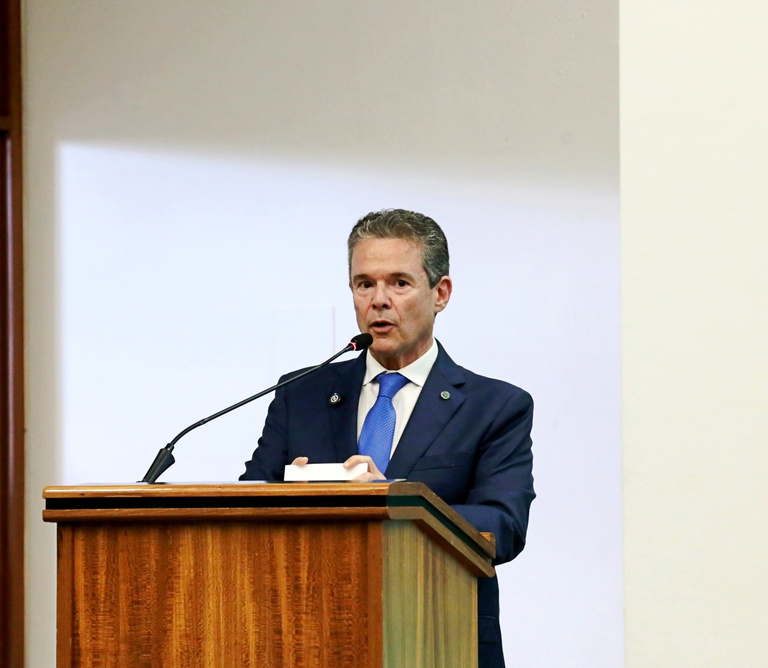 Novo ministro da Agricultura e Pecuária toma posse em cerimônia em Brasília