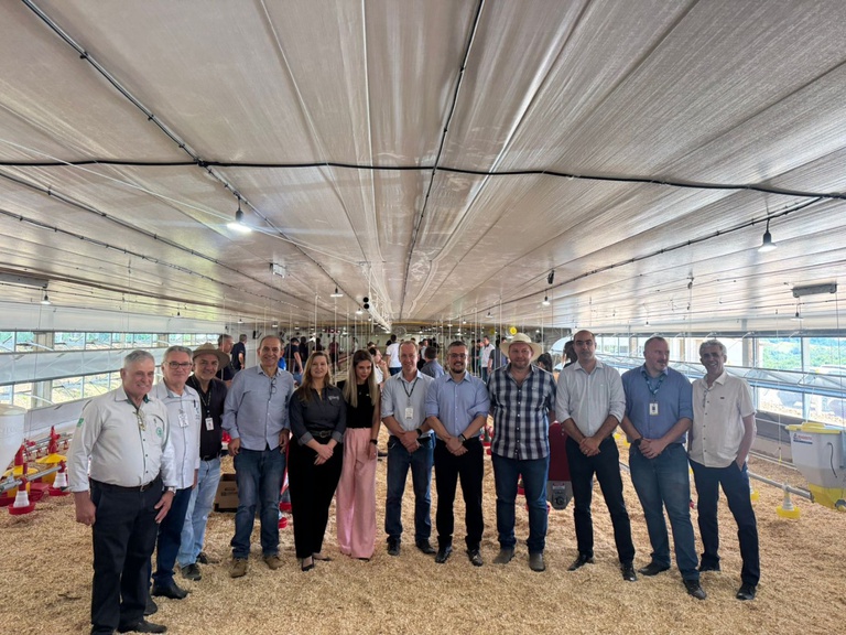 Foto_Aviário Escola_2.jfif