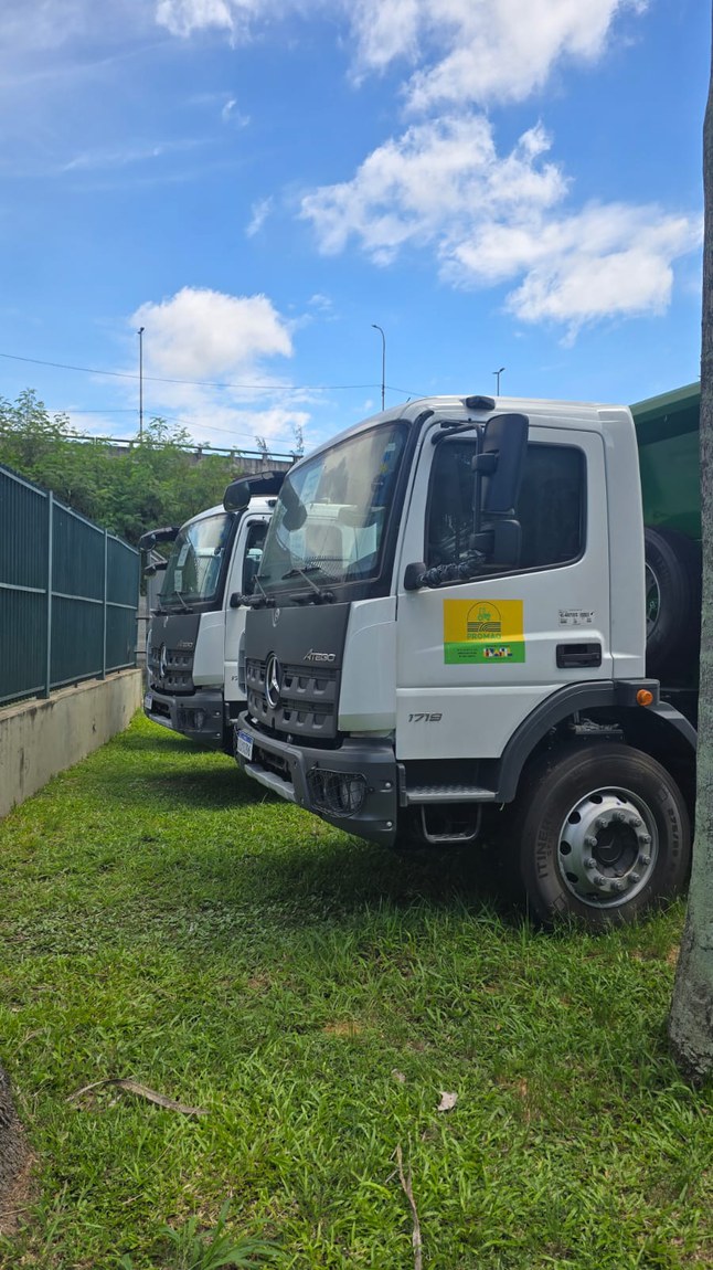 Mapa fortalece a infraestrutura municipal com a entrega de caminhões no Espírito Santo