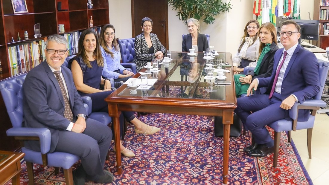 AGU e TRF4 firmam parcerias para reduzir litígios