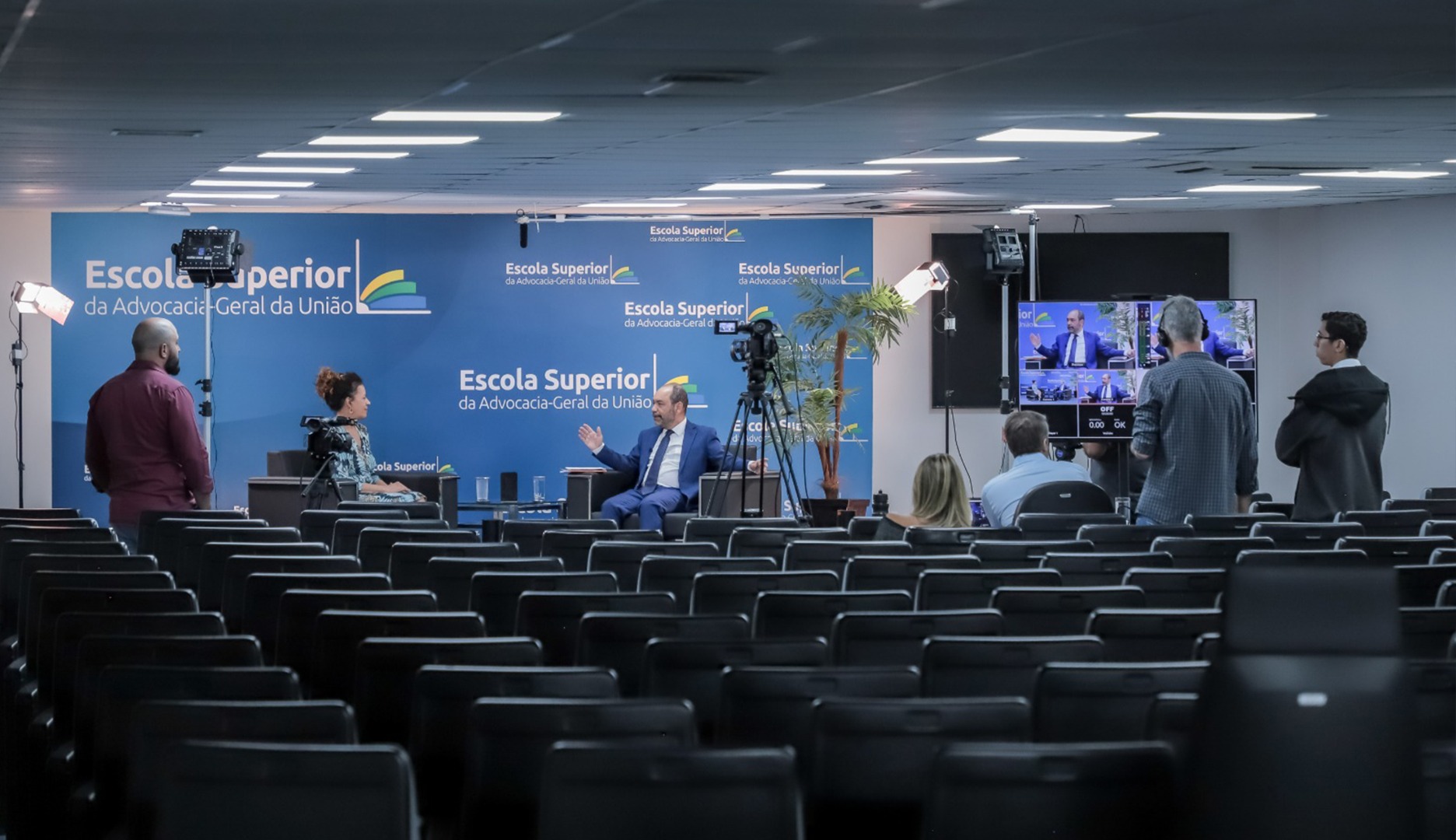 Nesta edição do “Encontro com o Autor” aborda o livro da ministra sobre Direitos Fundamentais e Inteligência Artificial