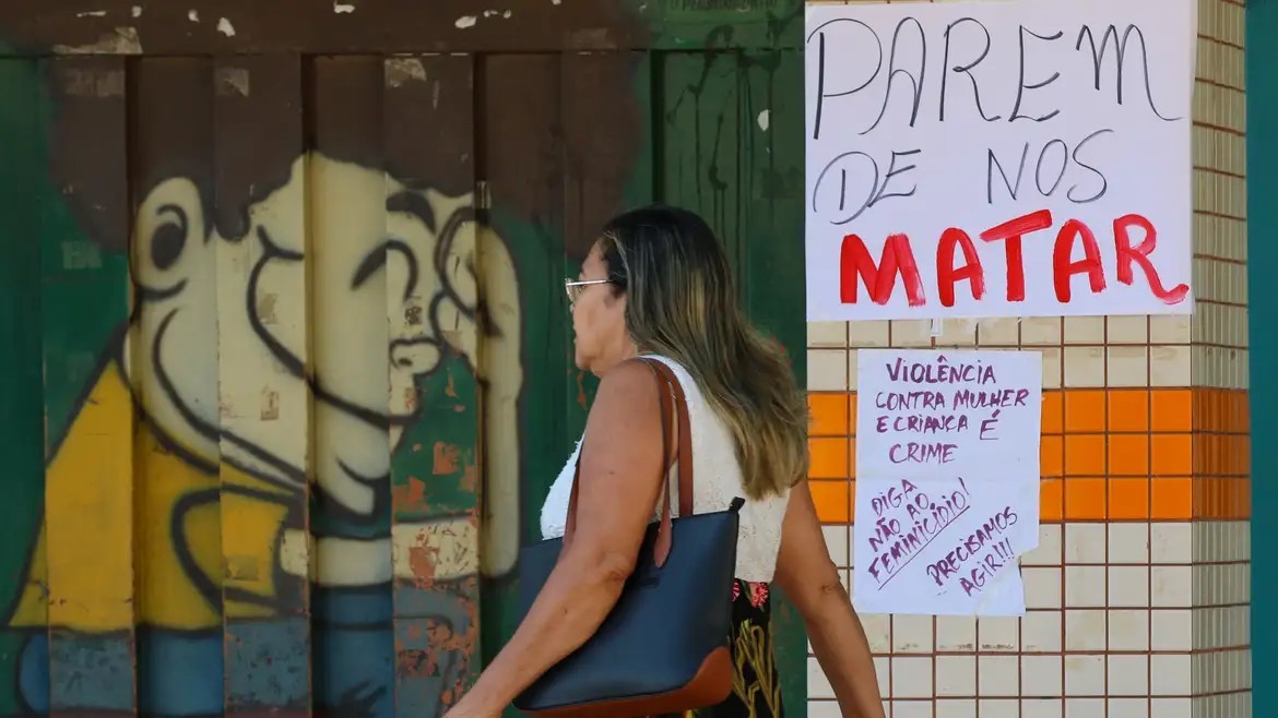 AGU pede à Polícia Federal que investigue responsáveis por vídeos misóginos na internet