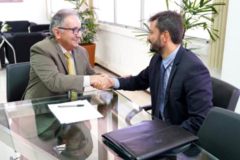 Desembargador-Presidente do TRT19 Marcelo Vieira e Procurador-Chefe da União em Alagoas Saulo Lopes Marinho - credito Ascom TRT-19.png
