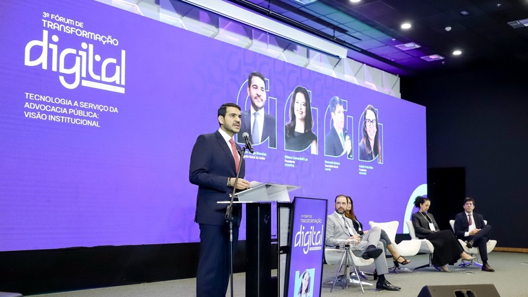 TransformaçãoDigital_ Daniel EstevãoAscomAGU.jpg
