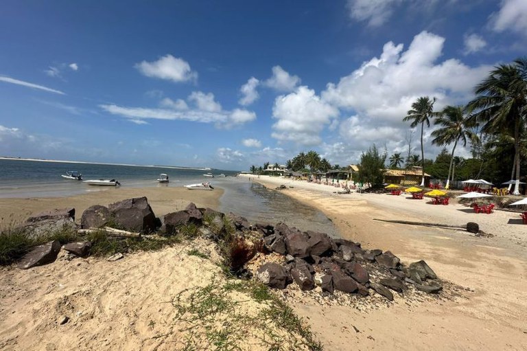 praia do saco.jpg