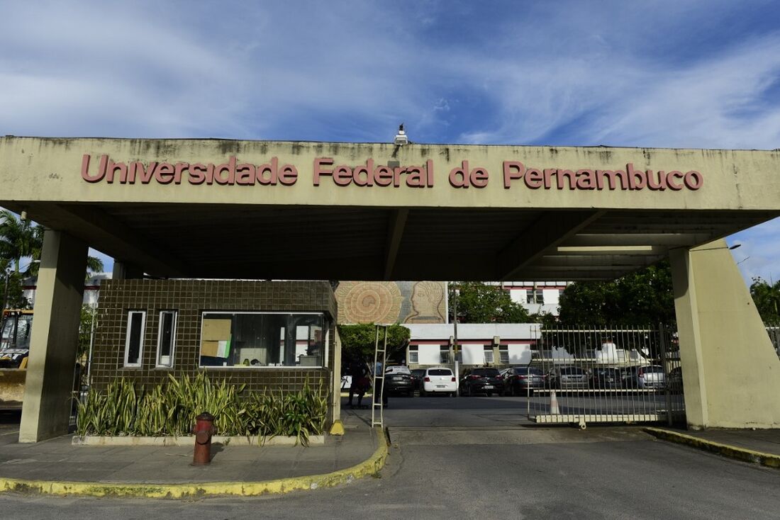 ufpe_entrada.jpg