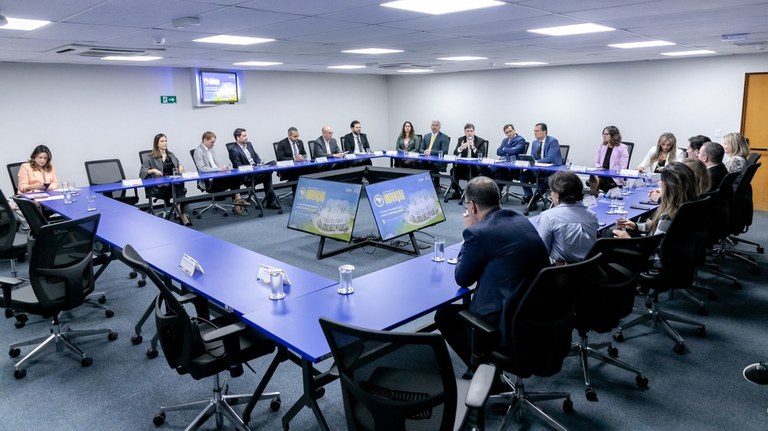 Daniel Estevão-AscomAGU.jpg