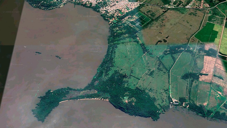 Foto de satélite da região da Ponta do Arado, localizada no bairro de Belém Novo em Porto Alegre.jpg