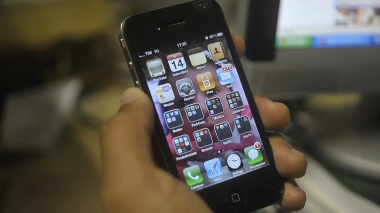 celular pirata Marcello Casal Jr Agência Brasil.jpg