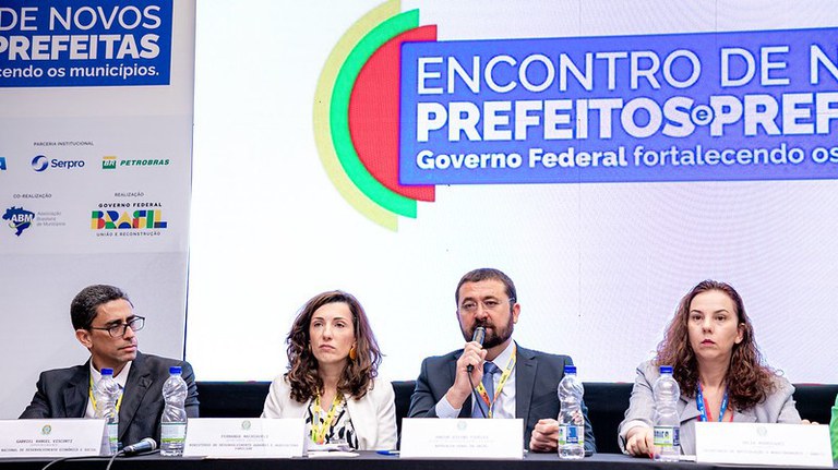 Fideles Prefeitos Renato Menezes.jpg