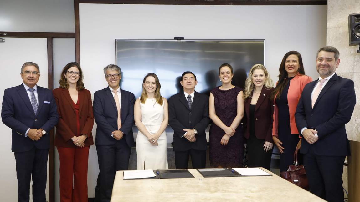 Acordos visam incentivar a resolução consensual de conflitos envolvendo subtração internacional de crianças e fornecimento de medicamentos pelo SUS