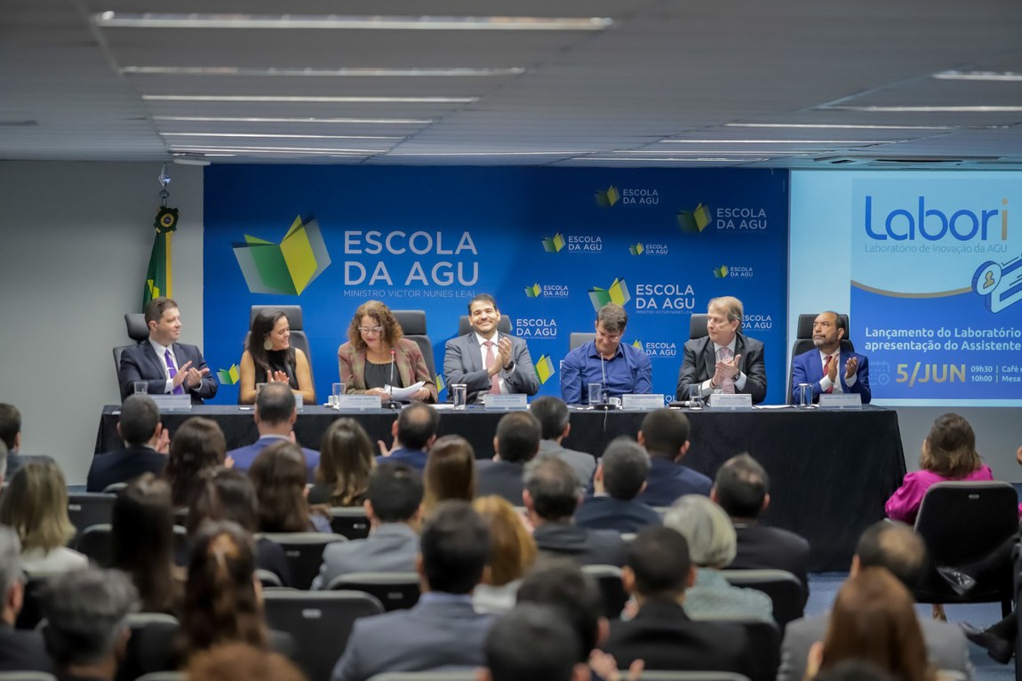 Advogado-geral da União, Jorge Messias, defendeu que instituição tenha olhar para o futuro e compreenda como novas tecnologias podem ser aproveitadas para o bem da sociedade