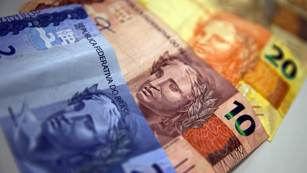 Pequenas empresas e pessoas físicas poderão pagar débitos de até 60 salários mínimos com desconto e parcelamento