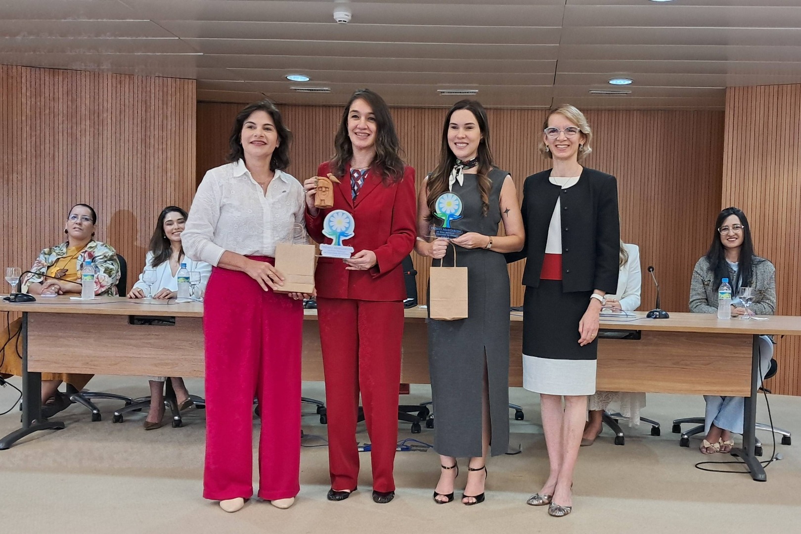 premio margarida AscomAGU.jpg