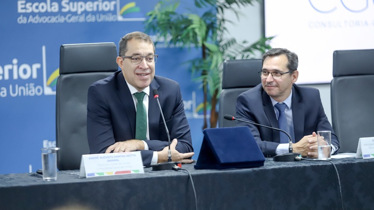 colegio consultores vale este.jpg