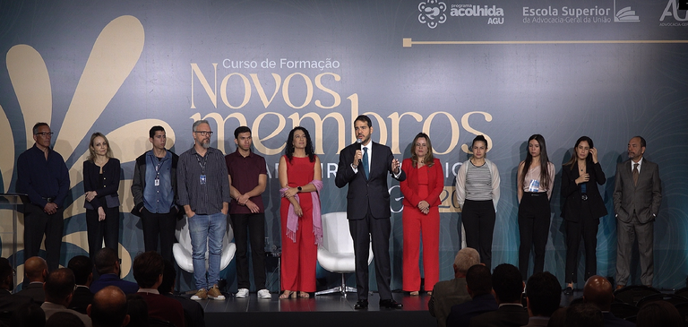 Jorge Messias enfatiza papel dos novos membros da AGU na construção de um Brasil mais justo durante curso de formação