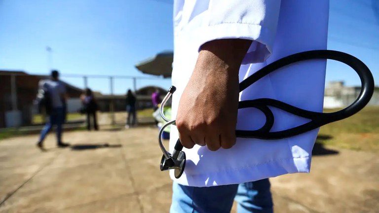 Médico_MarceloCamargo_Agencia Brasil.jpg