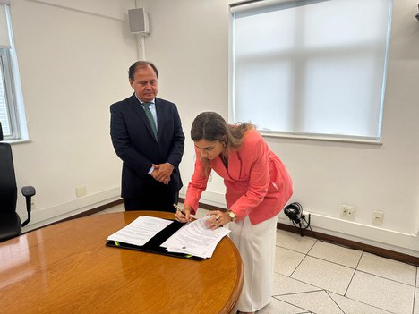 Assinatura de acordo entre PRF6 e TRF6 - Foto: Divulgação