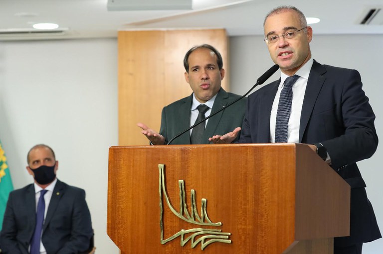 posse andre mendonca.jpeg