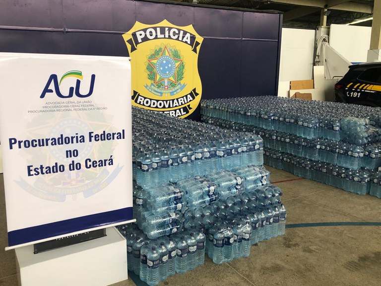 Unidade da AGU doa 7 mil litros de água mineral para atingidos por calamidade climática no Rio Grande do Sul