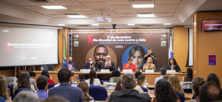 Coletiva Dia mundial d3e luta contra aids.png